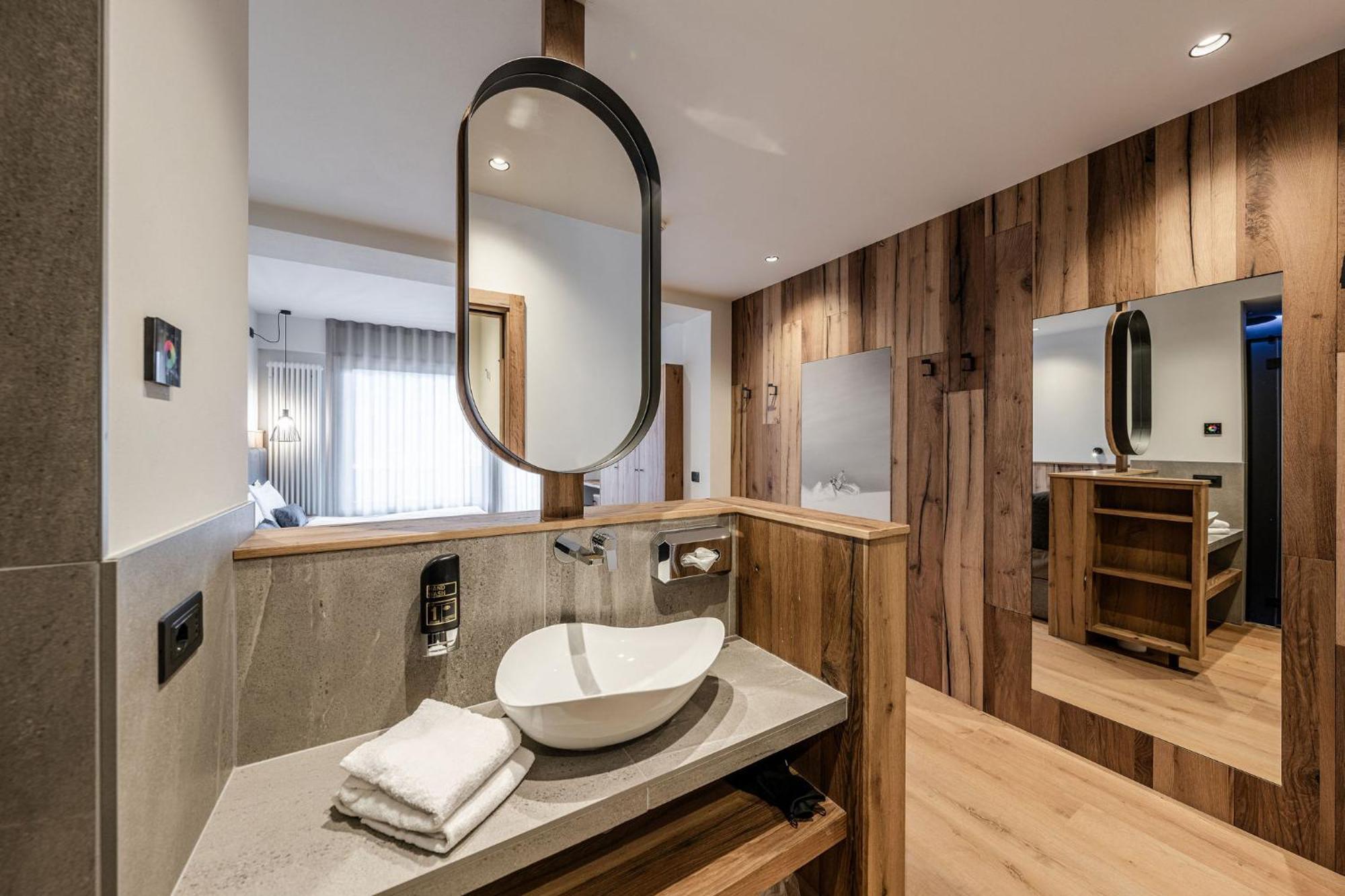 Hotel Eccher 3 Stelle Superior Mezzana  Eksteriør billede